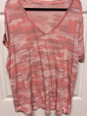 Lucky Brand Pink Camo V-Neck Short Sleeve Top